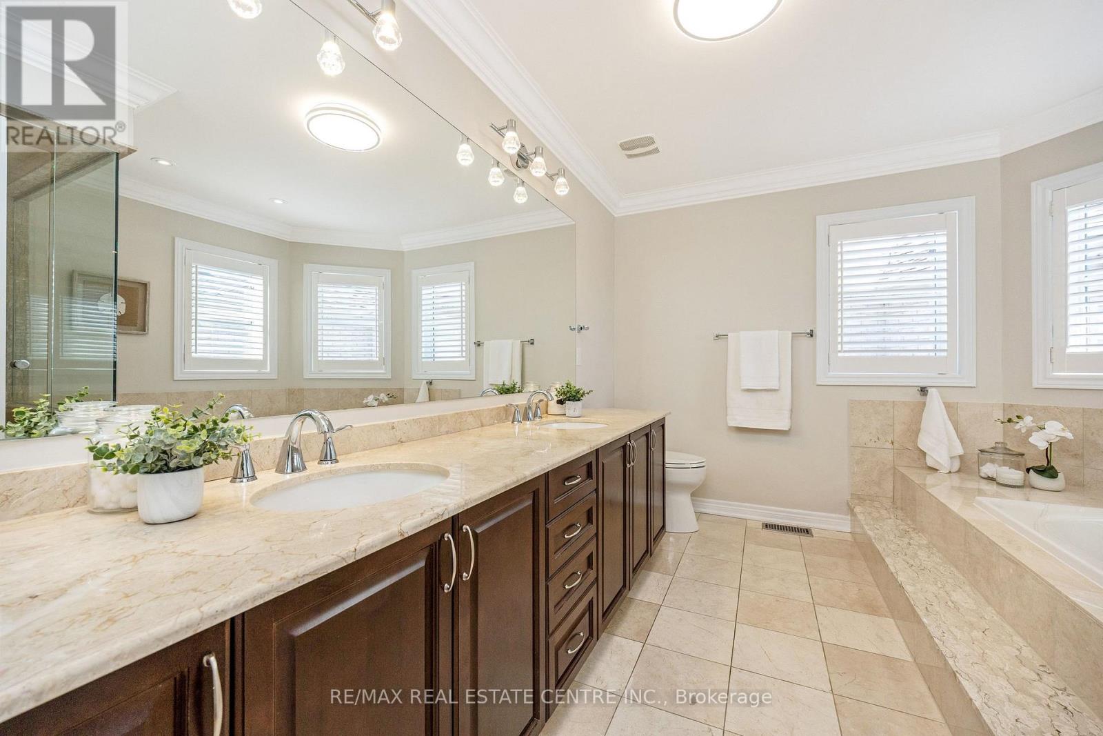 3168 Watercliffe Court, Oakville, Ontario  L6M 0K7 - Photo 30 - W12846116