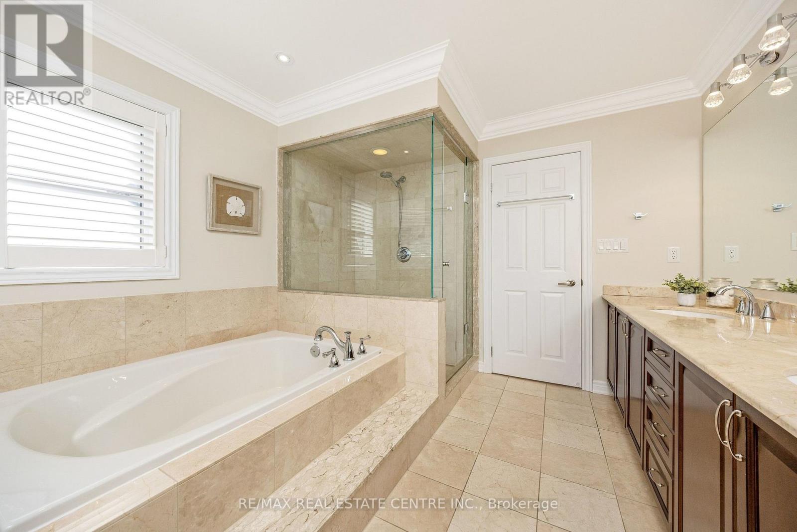 3168 Watercliffe Court, Oakville, Ontario  L6M 0K7 - Photo 31 - W12846116