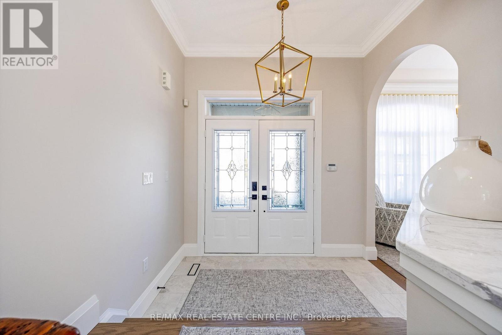 3168 Watercliffe Court, Oakville, Ontario  L6M 0K7 - Photo 7 - W12846116