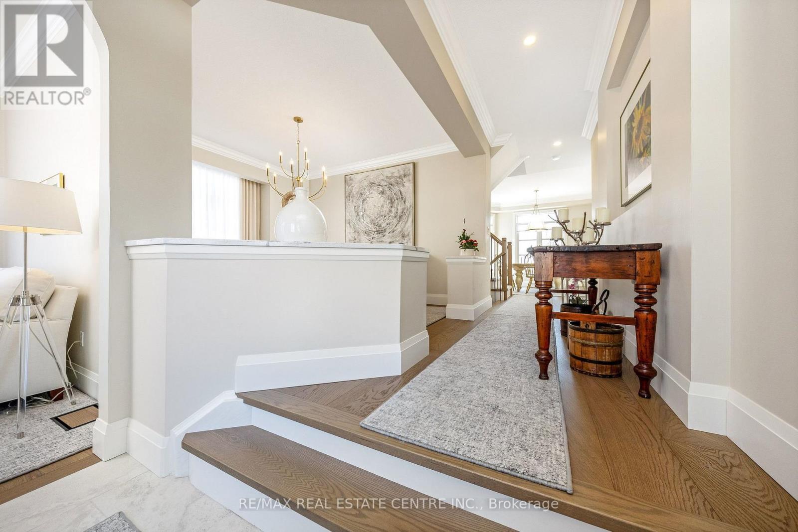 3168 Watercliffe Court, Oakville, Ontario  L6M 0K7 - Photo 8 - W12846116