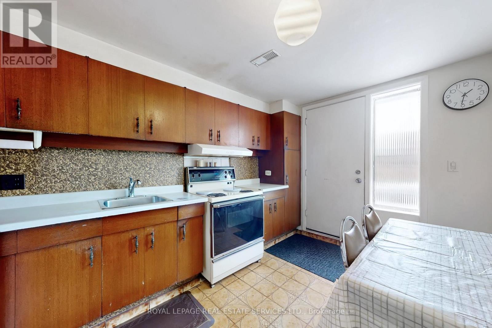 167 Cornelius Parkway, Toronto, Ontario  M6L 2K8 - Photo 26 - W12846198