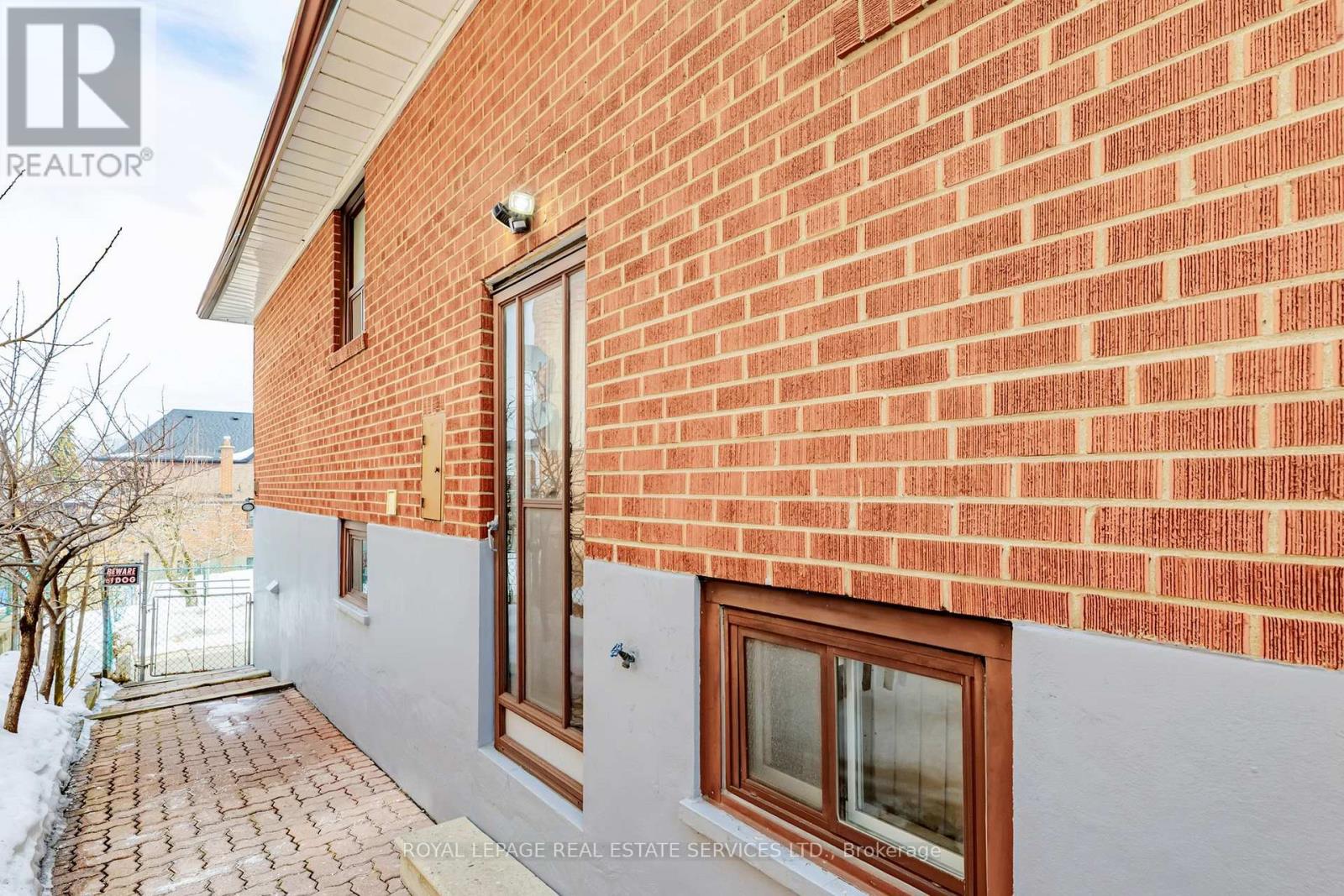 167 Cornelius Parkway, Toronto, Ontario  M6L 2K8 - Photo 29 - W12846198