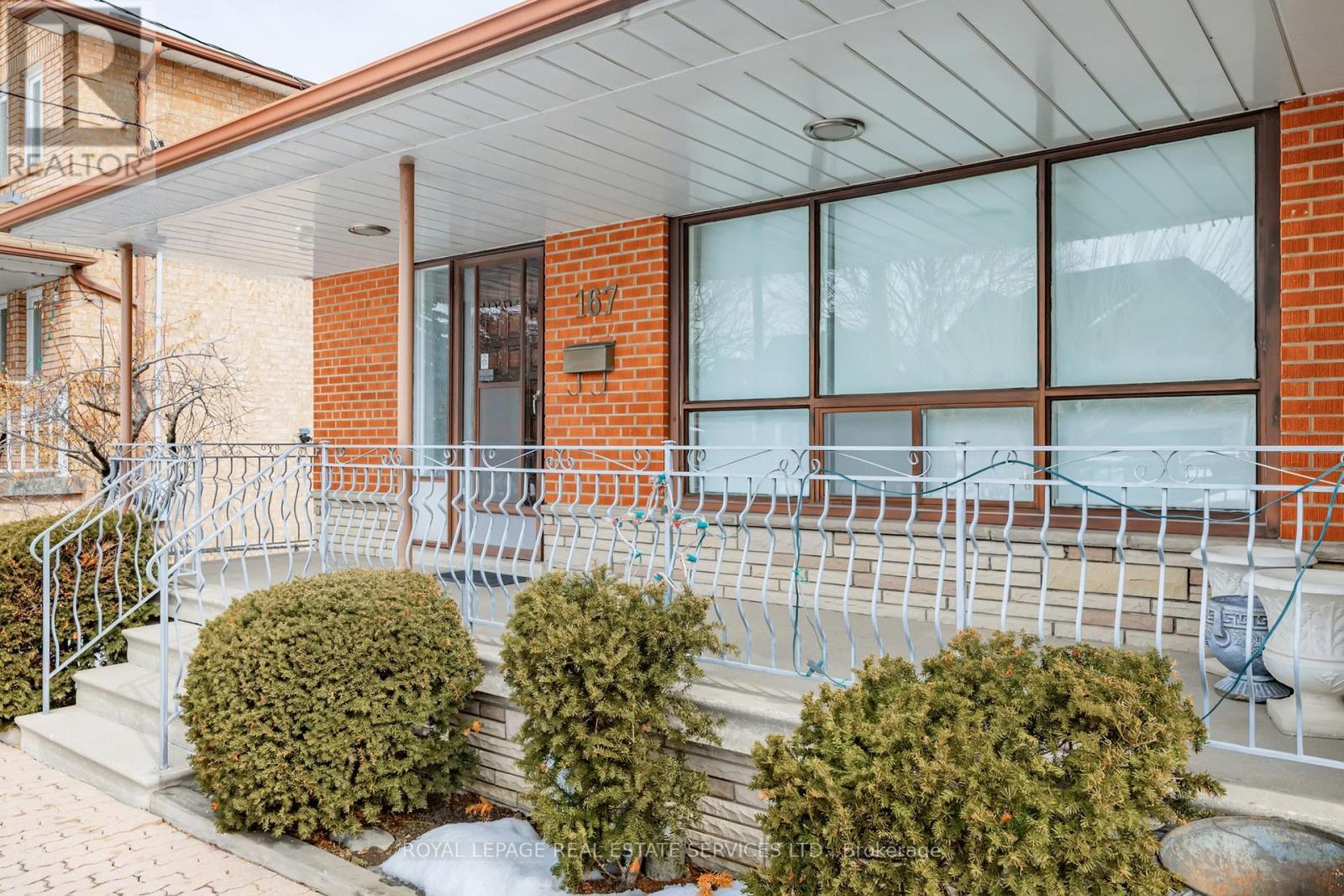 167 Cornelius Parkway, Toronto, Ontario  M6L 2K8 - Photo 6 - W12846198