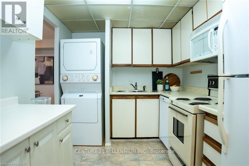 1103 - 3700 Kaneff Crescent, Mississauga, Ontario  L5A 4B8 - Photo 11 - W12846208