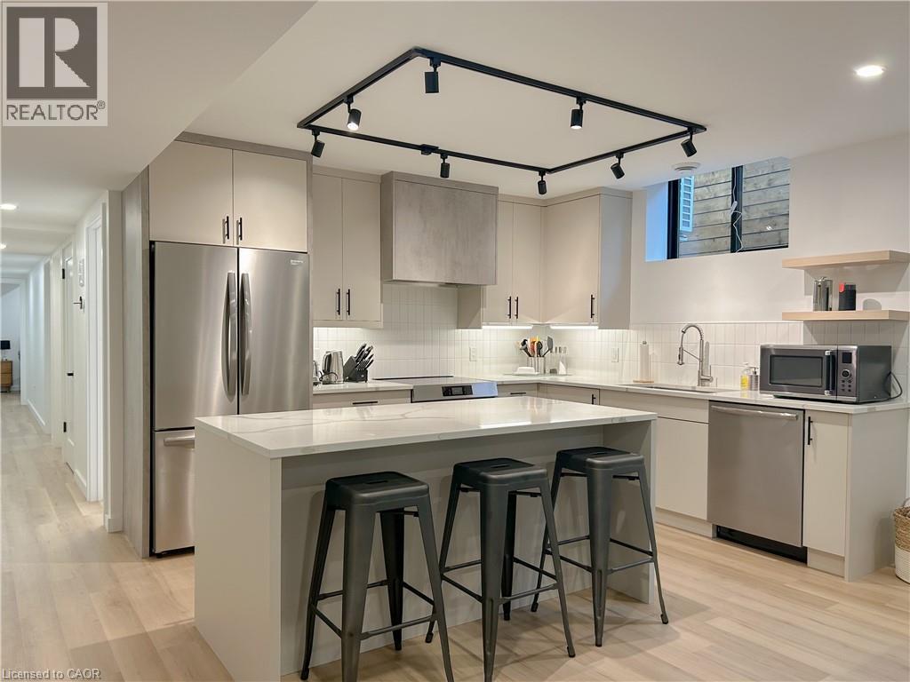 77 Melbourne Street, Hamilton, Ontario  L8P 2A5 - Photo 3 - 40809299