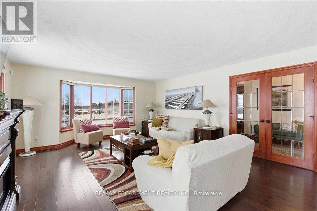 3810 River Road, Haldimand, Ontario  N3W 2K7 - Photo 12 - X12846100