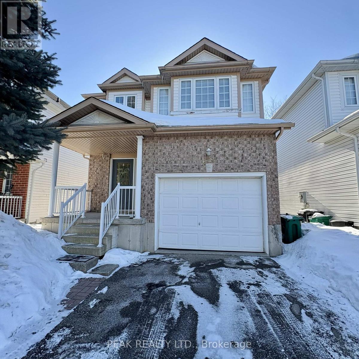 629 Violet Street, Waterloo, Ontario  N2V 2V9 - Photo 2 - X12846118