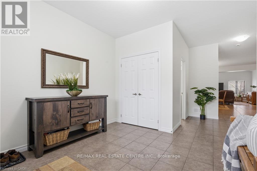 27 Cox Street, Cambridge, Ontario  N1S 0A3 - Photo 3 - X12846182