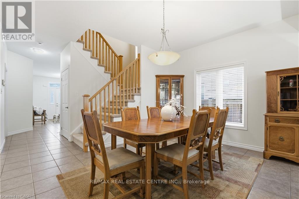 27 Cox Street, Cambridge, Ontario  N1S 0A3 - Photo 5 - X12846182