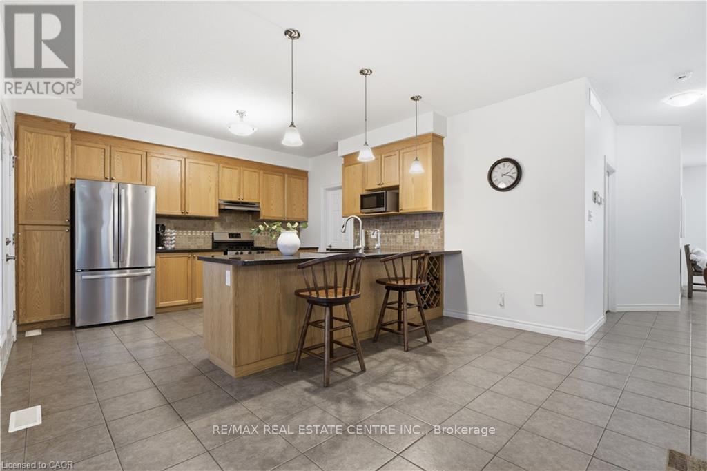 27 Cox Street, Cambridge, Ontario  N1S 0A3 - Photo 7 - X12846182