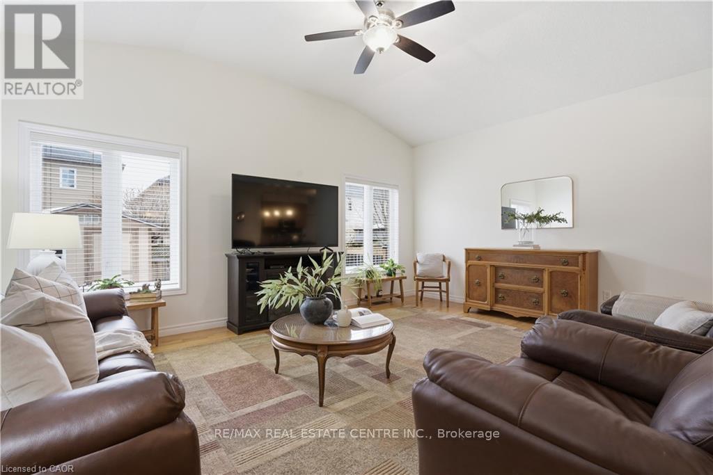 27 Cox Street, Cambridge, Ontario  N1S 0A3 - Photo 9 - X12846182