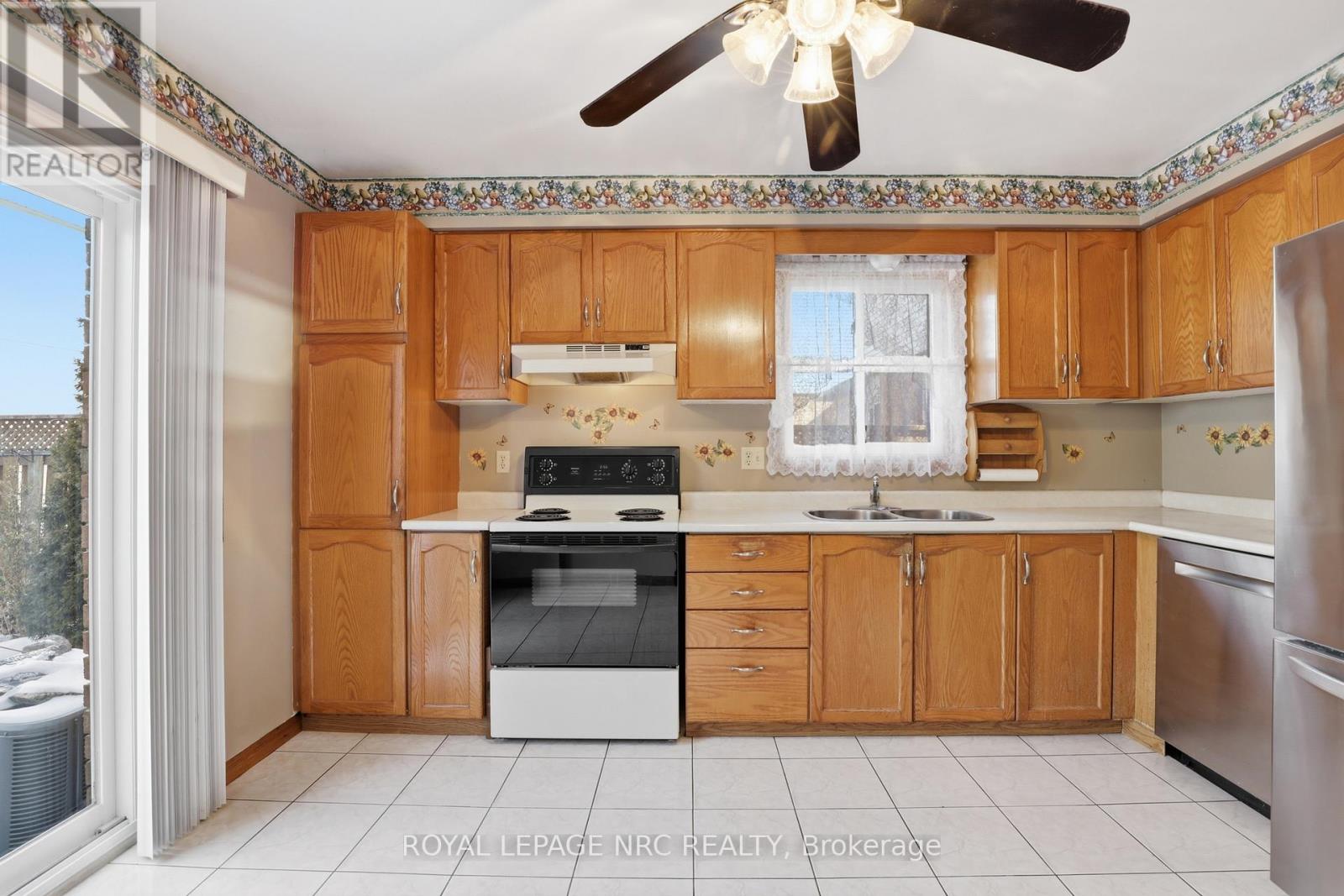 107 Butler Drive, Hamilton, Ontario  L8W 3K2 - Photo 9 - X12846206