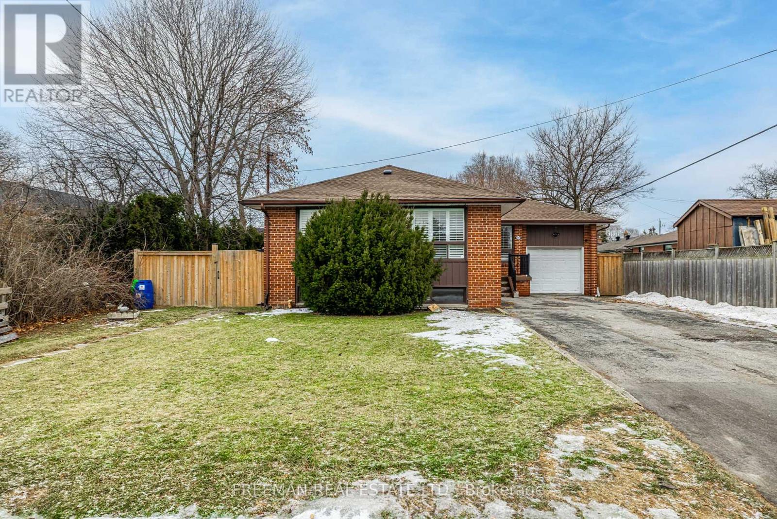 171 Honiton Street, Toronto, Ontario  M3H 5N2 - Photo 1 - C12700520