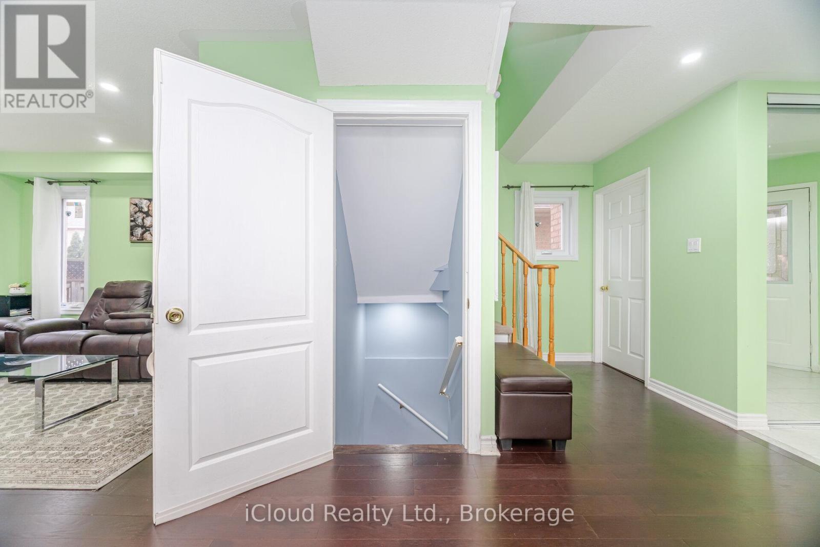 5261 River Forest Court, Mississauga, Ontario  L5V 2C7 - Photo 29 - W12649264