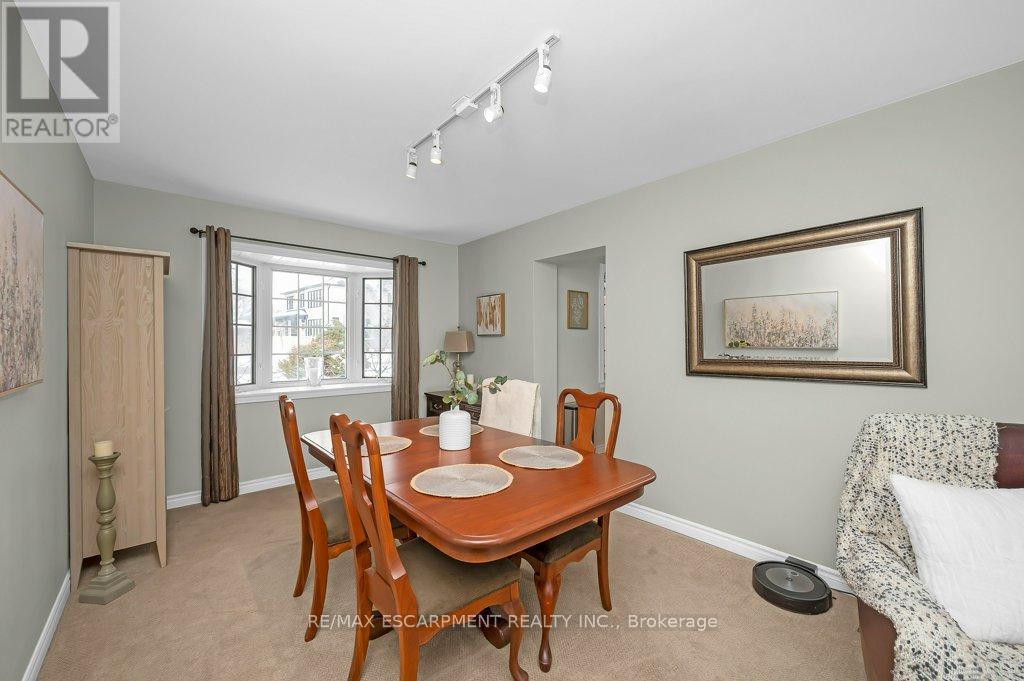 345 Sandlewood Road, Oakville, Ontario  L6L 3S1 - Photo 17 - W12780752