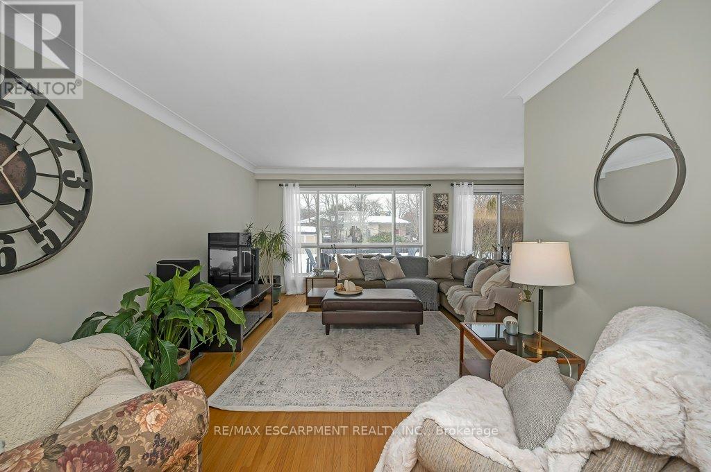 345 Sandlewood Road, Oakville, Ontario  L6L 3S1 - Photo 9 - W12780752