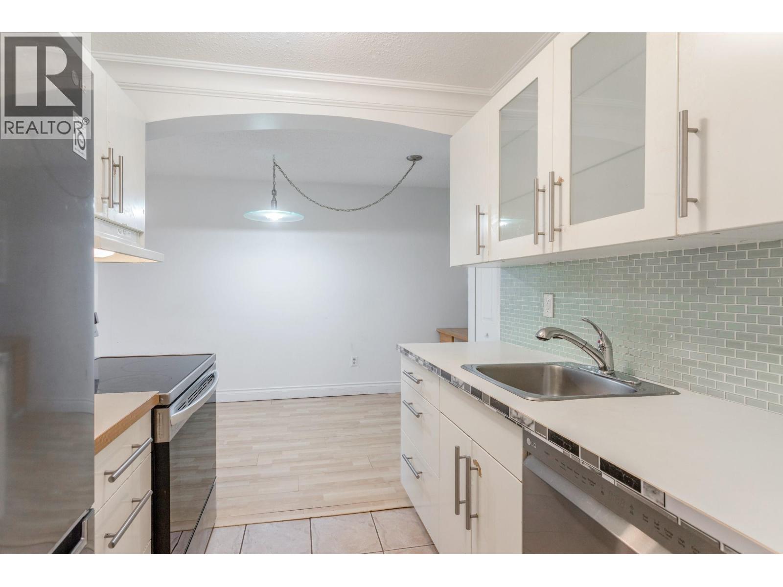 112 240 Mahon Avenue, North Vancouver, British Columbia  V7M 3H4 - Photo 9 - R3089494