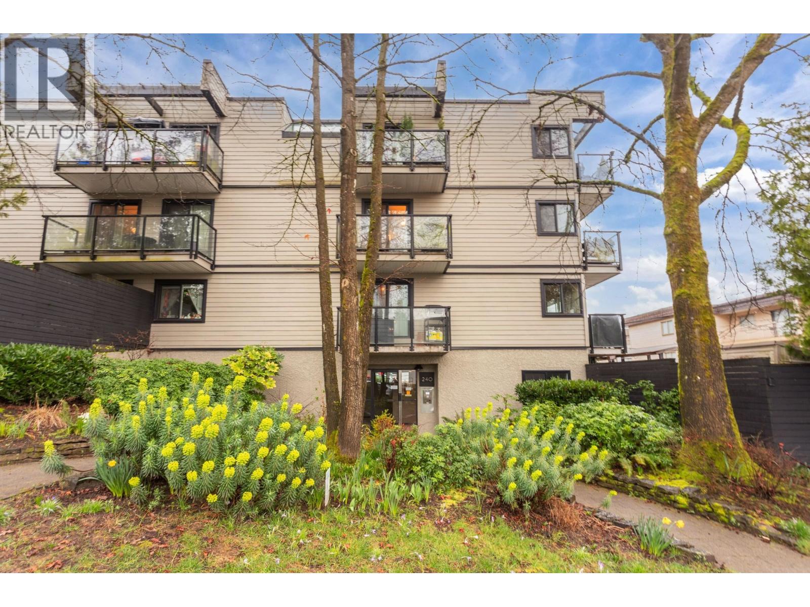 112 240 Mahon Avenue, North Vancouver, British Columbia  V7M 3H4 - Photo 3 - R3089494