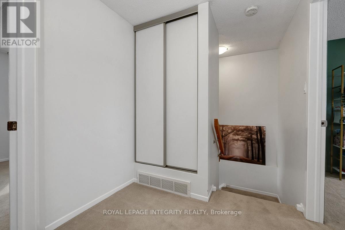 318 Dalehurst Drive, Ottawa, Ontario  K2G 4E4 - Photo 25 - X12846228