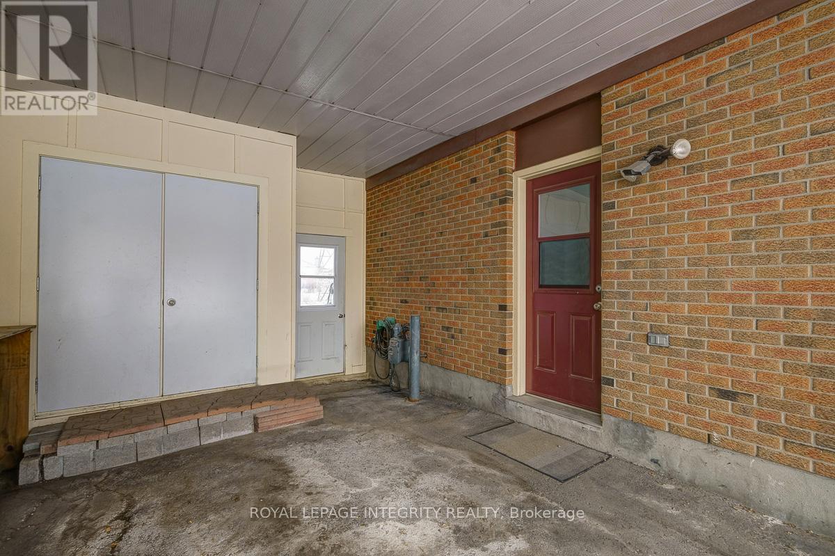 318 Dalehurst Drive, Ottawa, Ontario  K2G 4E4 - Photo 5 - X12846228