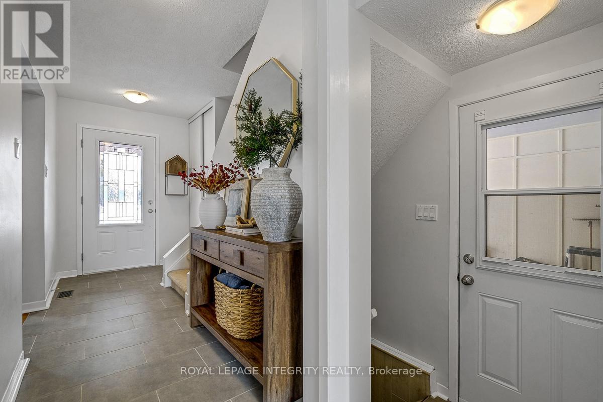 318 Dalehurst Drive, Ottawa, Ontario  K2G 4E4 - Photo 7 - X12846228