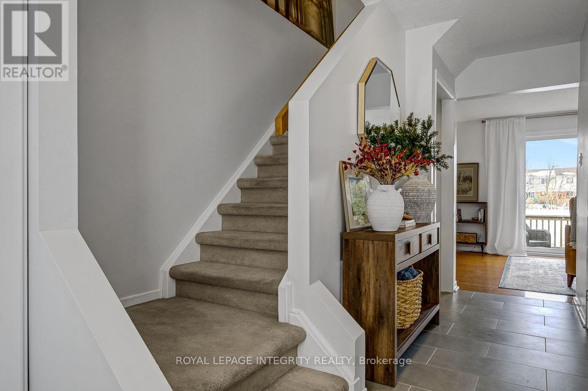 318 Dalehurst Drive, Ottawa, Ontario  K2G 4E4 - Photo 9 - X12846228