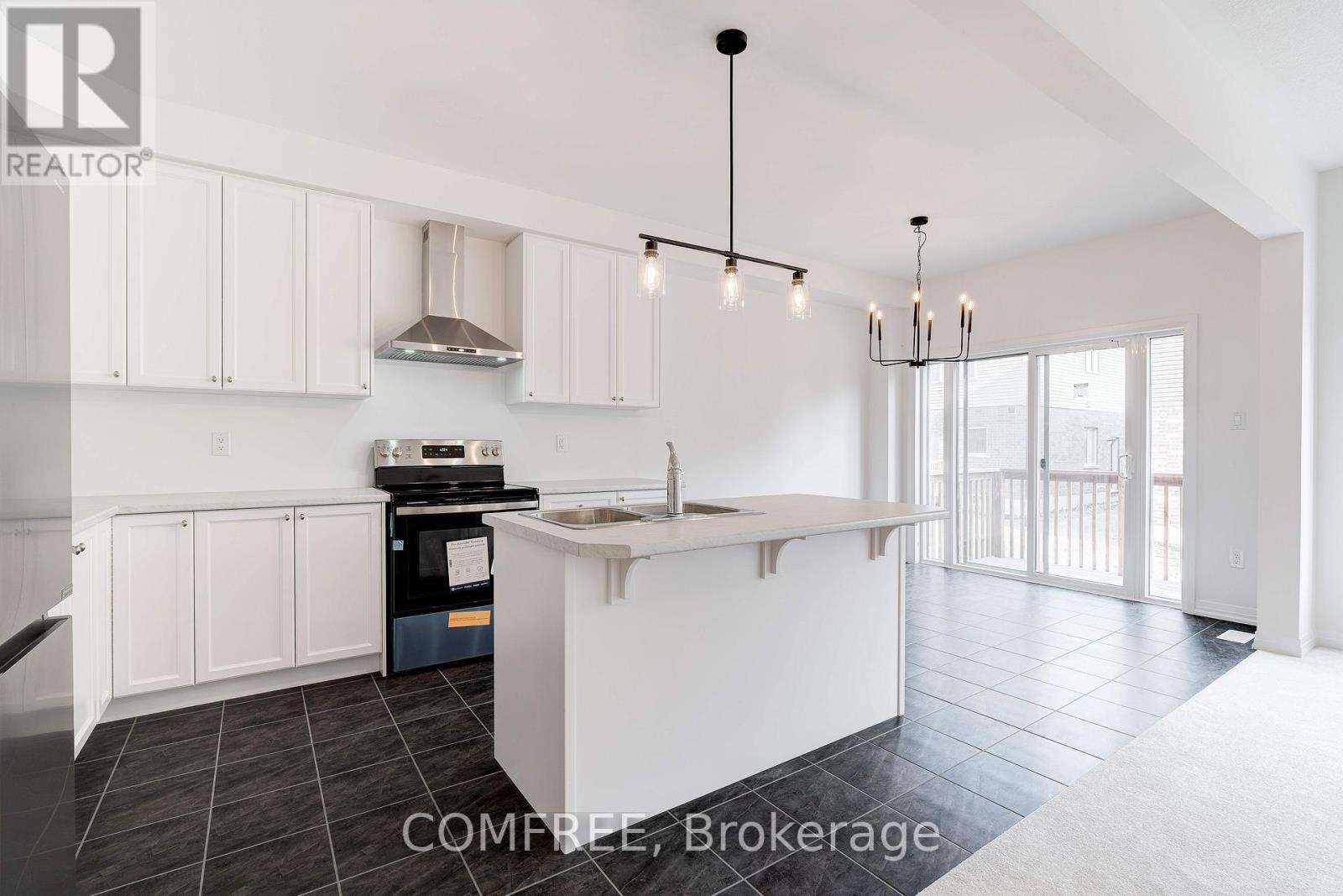 33 Hitchman Street, Brant, Ontario  N3L 3E3 - Photo 11 - X12846380