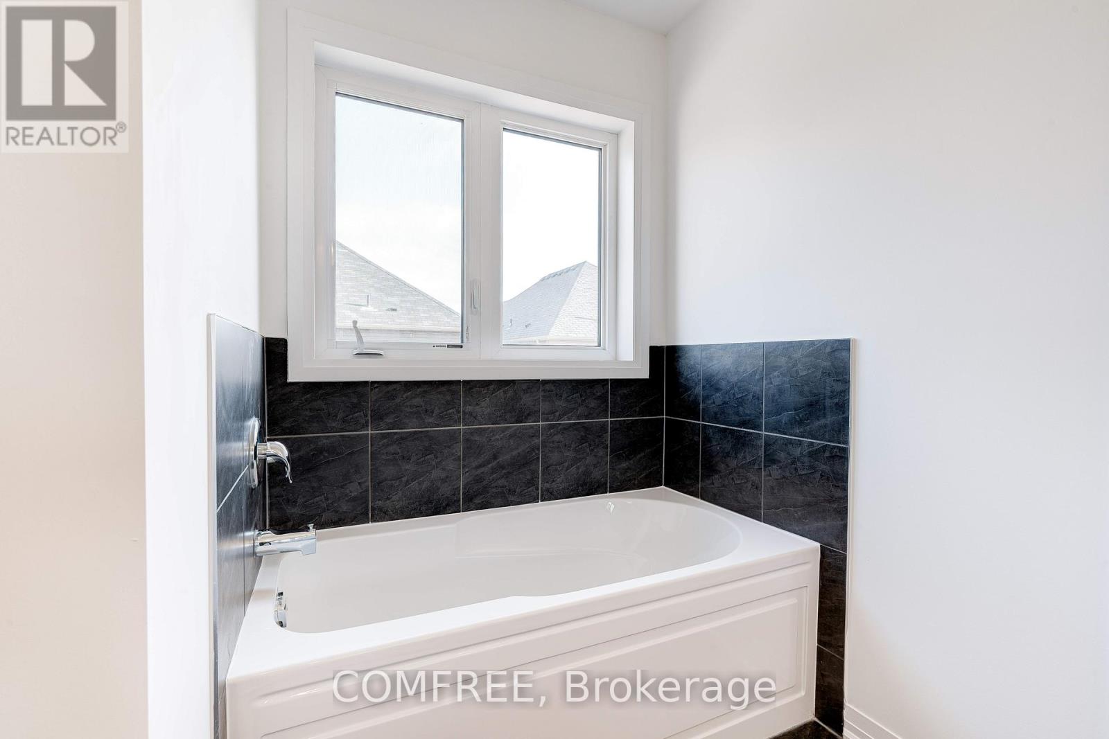 33 Hitchman Street, Brant, Ontario  N3L 3E3 - Photo 18 - X12846380