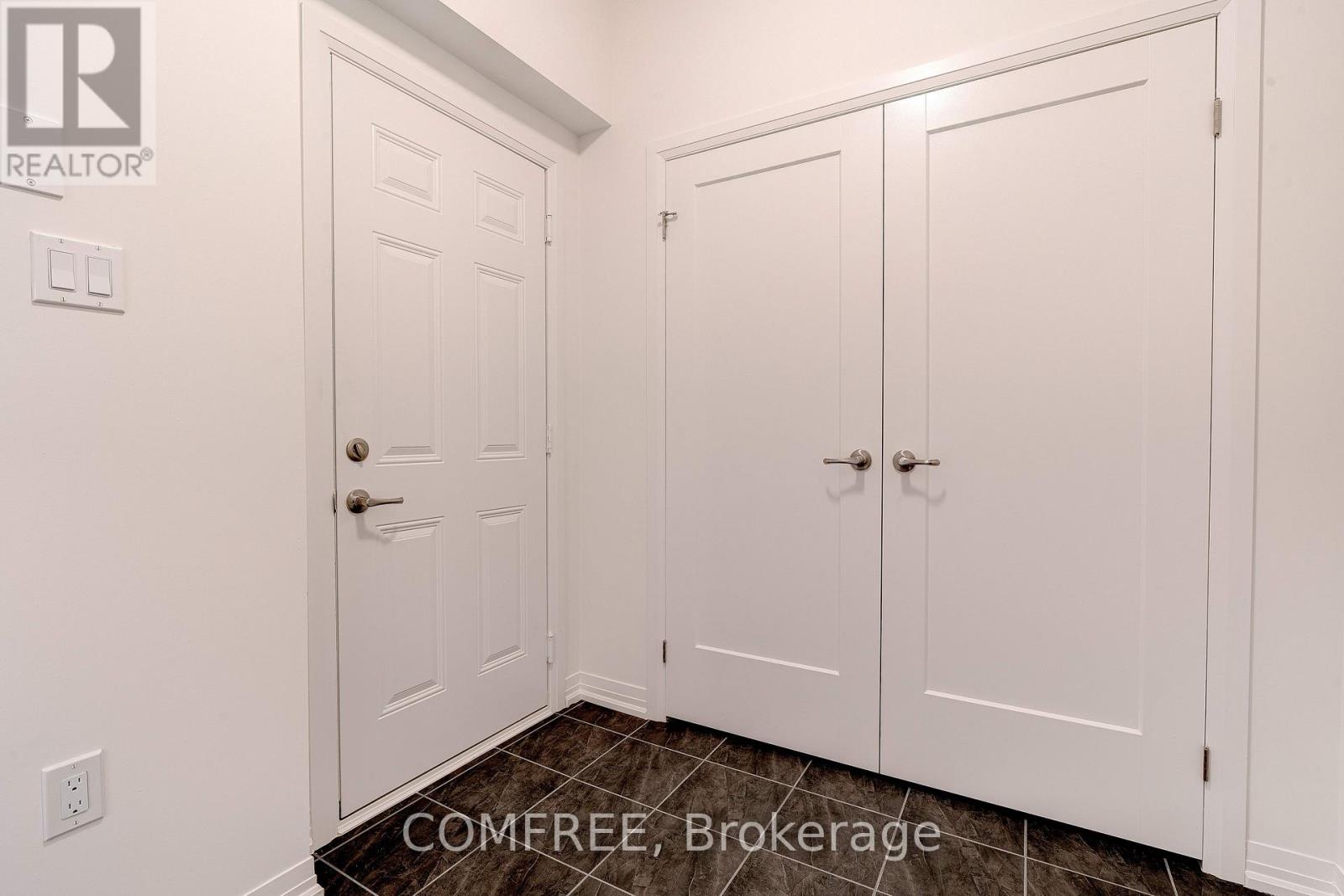 33 Hitchman Street, Brant, Ontario  N3L 3E3 - Photo 5 - X12846380