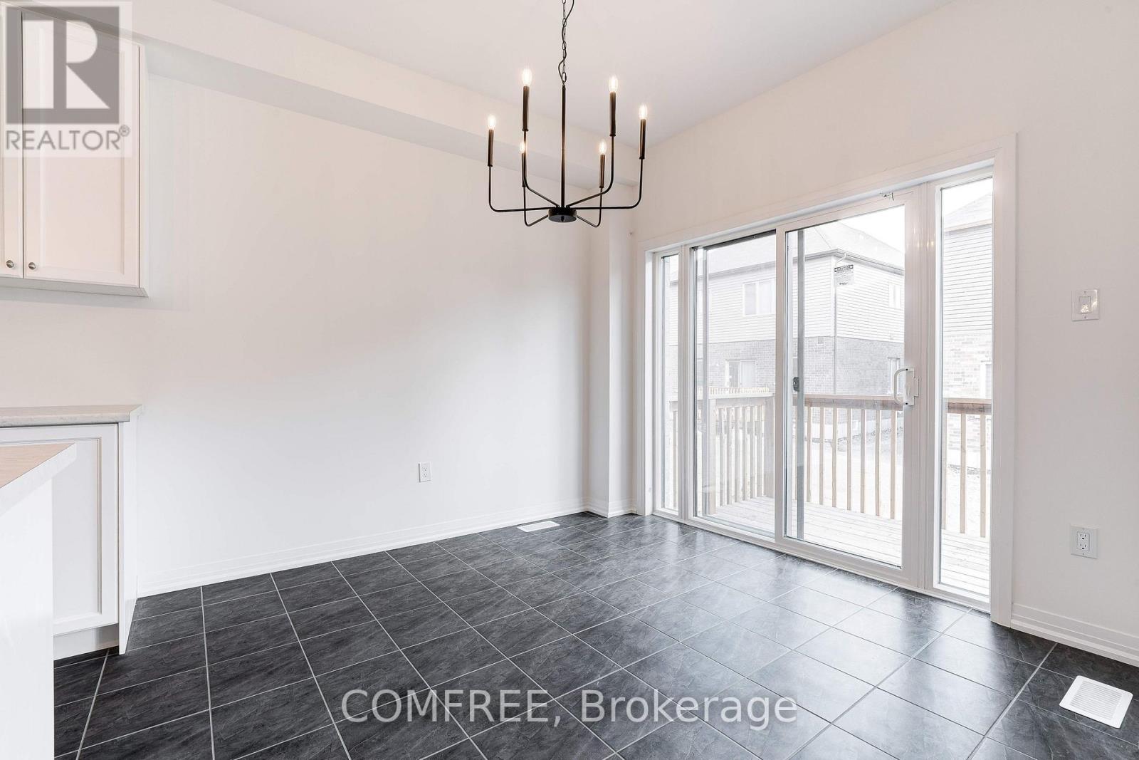 33 Hitchman Street, Brant, Ontario  N3L 3E3 - Photo 9 - X12846380