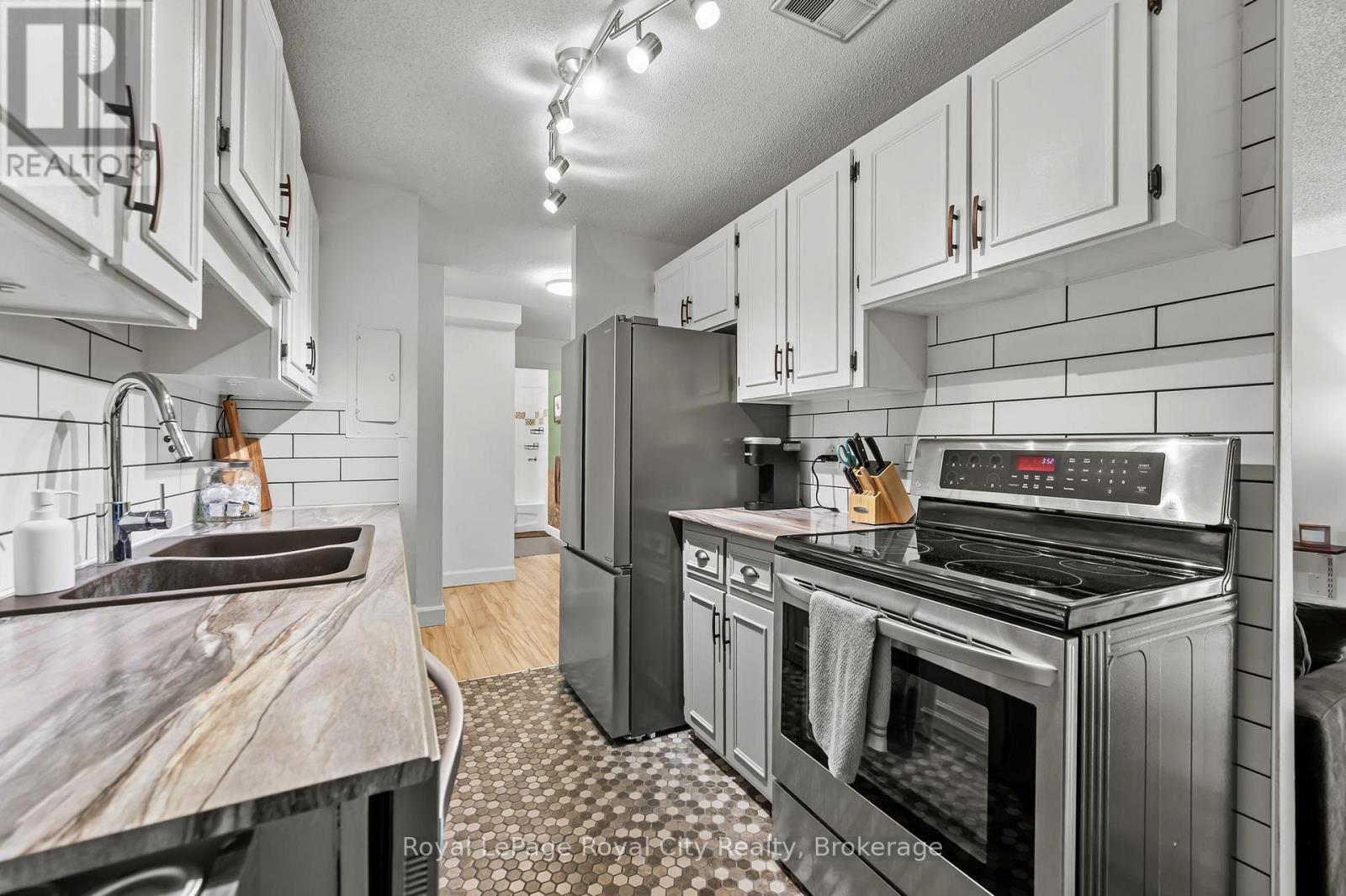 104 - 234 Willow Road, Guelph, Ontario  N1H 7C6 - Photo 8 - X12197777