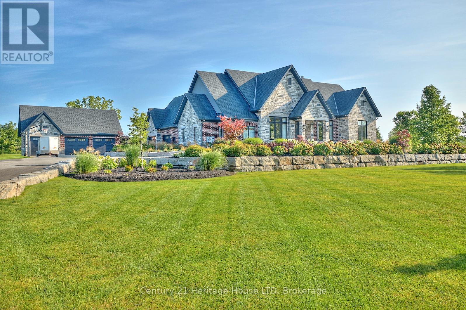 1716 Rebecca Street, Fort Erie, Ontario  L2A 5M4 - Photo 3 - X12846236