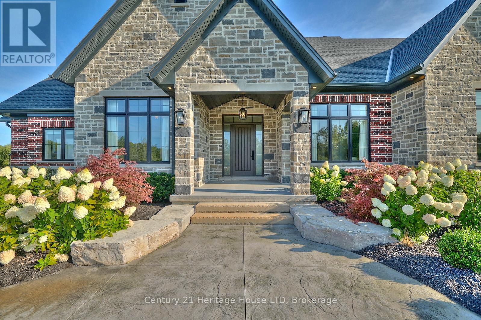 1716 Rebecca Street, Fort Erie, Ontario  L2A 5M4 - Photo 5 - X12846236