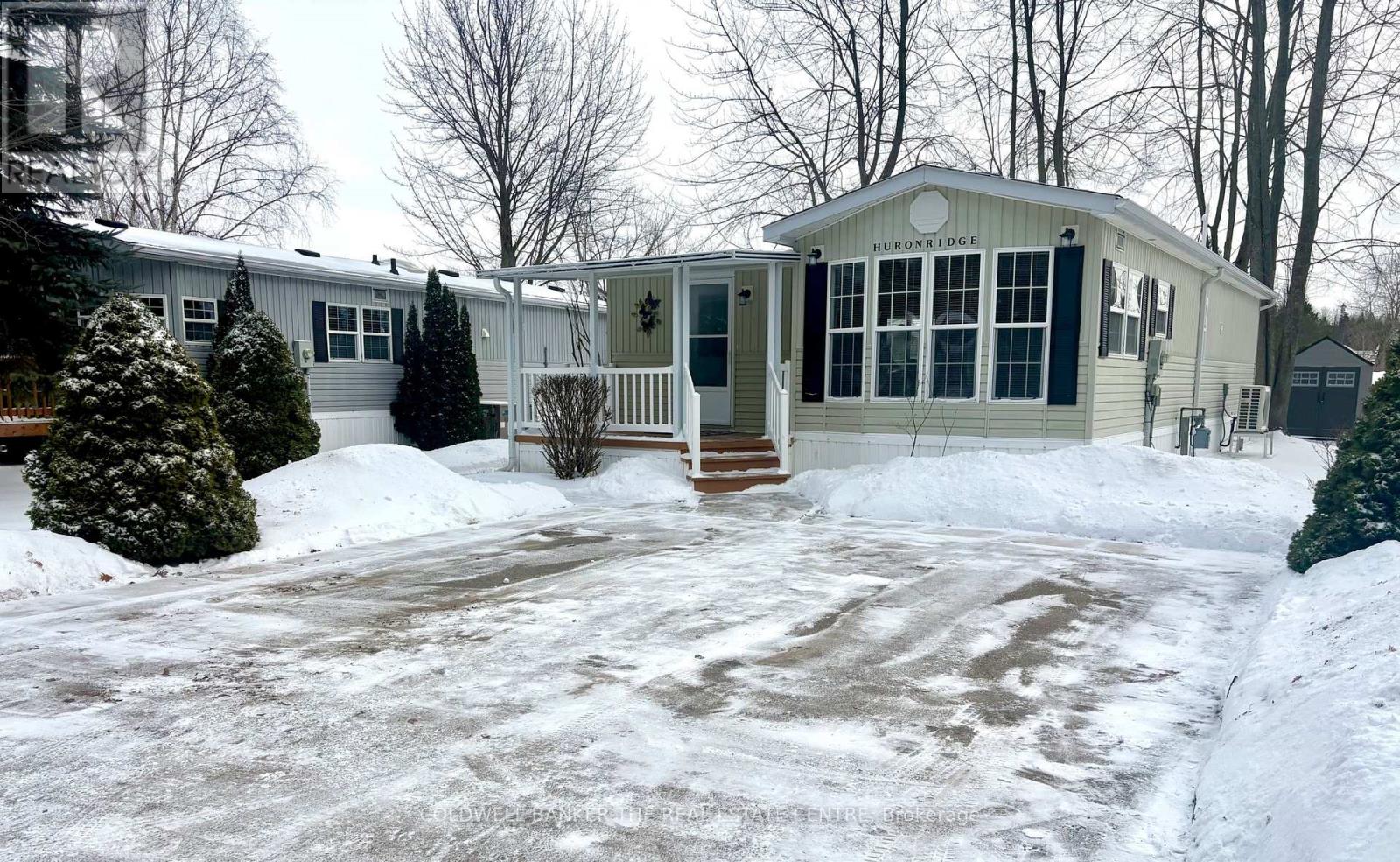 70 Topaz Street, Wasaga Beach, Ontario  L9Z 1X7 - Photo 3 - S12842696