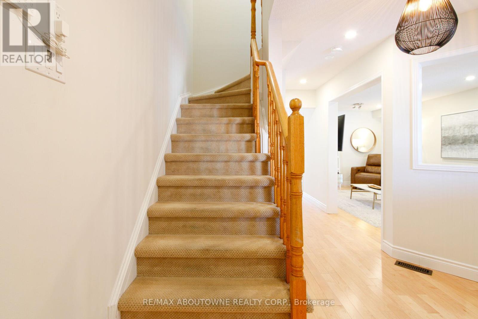 3845 Cedar Hedge Rise, Mississauga, Ontario  L5N 6X2 - Photo 20 - W12841434