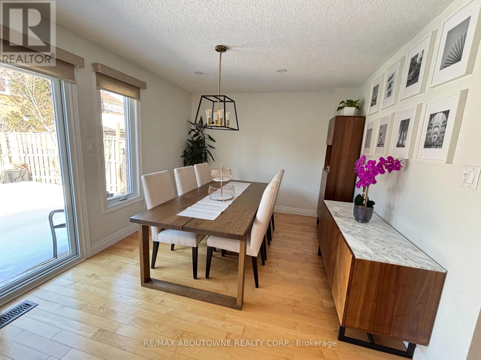 3845 Cedar Hedge Rise, Mississauga, Ontario  L5N 6X2 - Photo 18 - W12841434