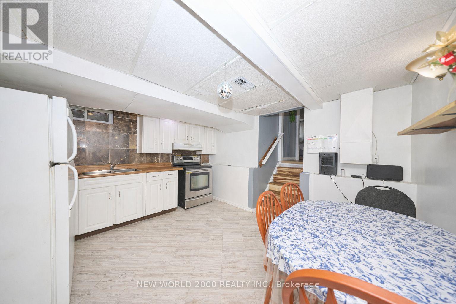 62 Champlain Avenue, Welland, Ontario  L3C 2L7 - Photo 30 - X12845610