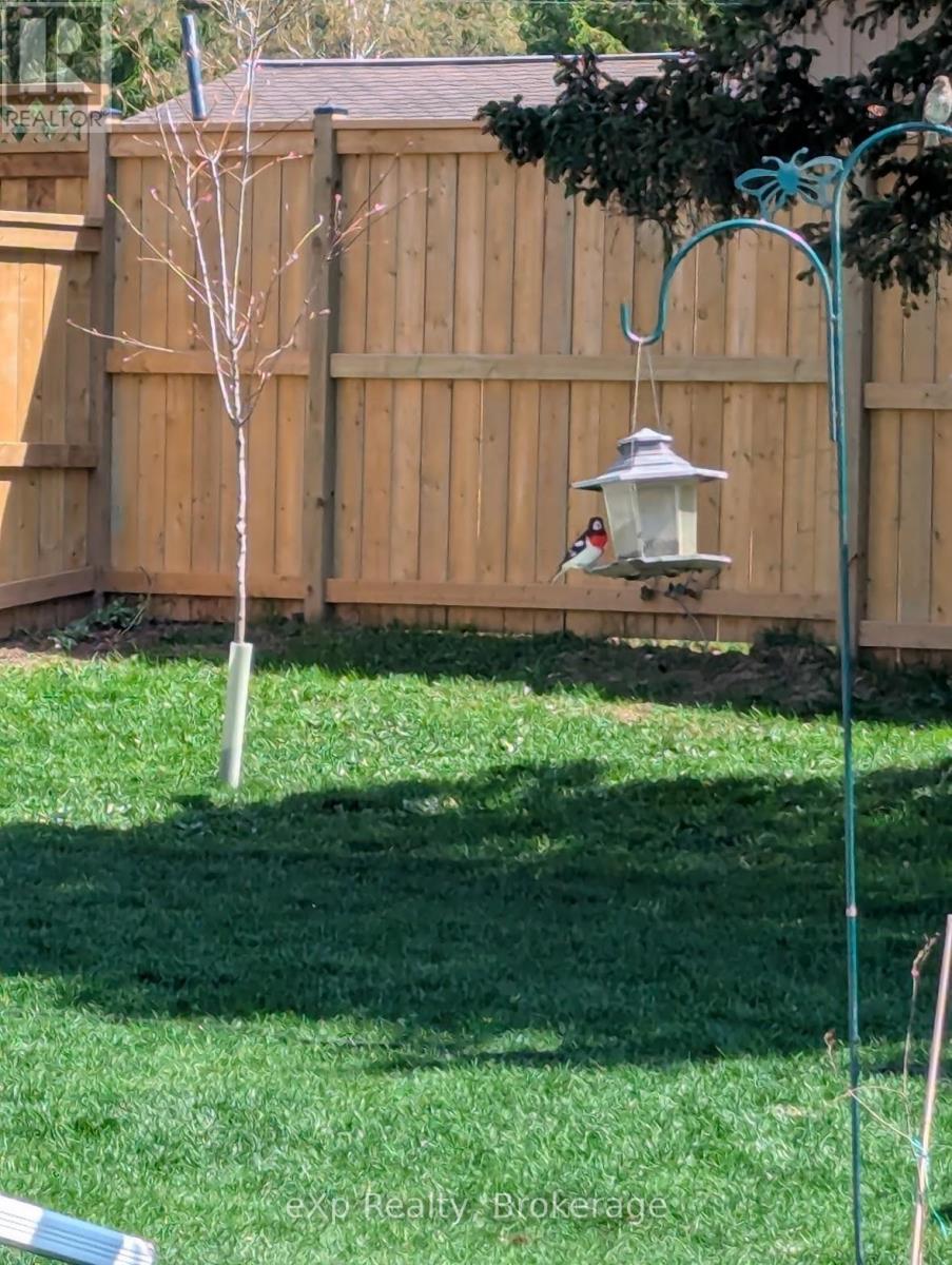 206 Spruce Drive, West Grey, Ontario  N0G 0C4 - Photo 12 - X12846222