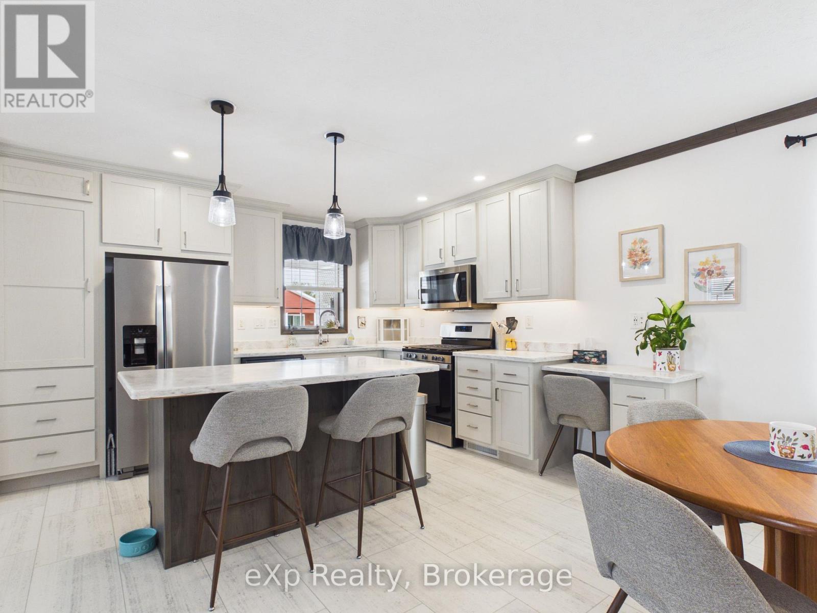 206 Spruce Drive, West Grey, Ontario  N0G 0C4 - Photo 25 - X12846222