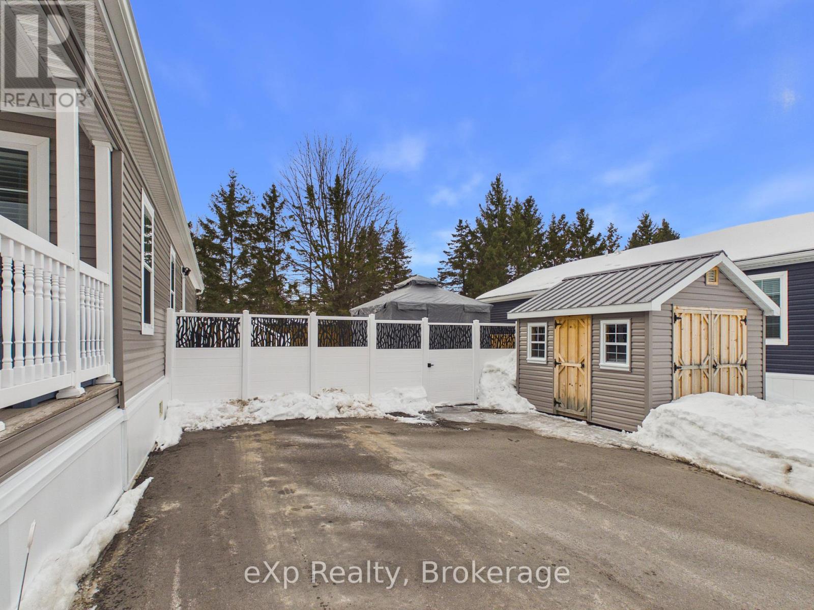 206 Spruce Drive, West Grey, Ontario  N0G 0C4 - Photo 5 - X12846222