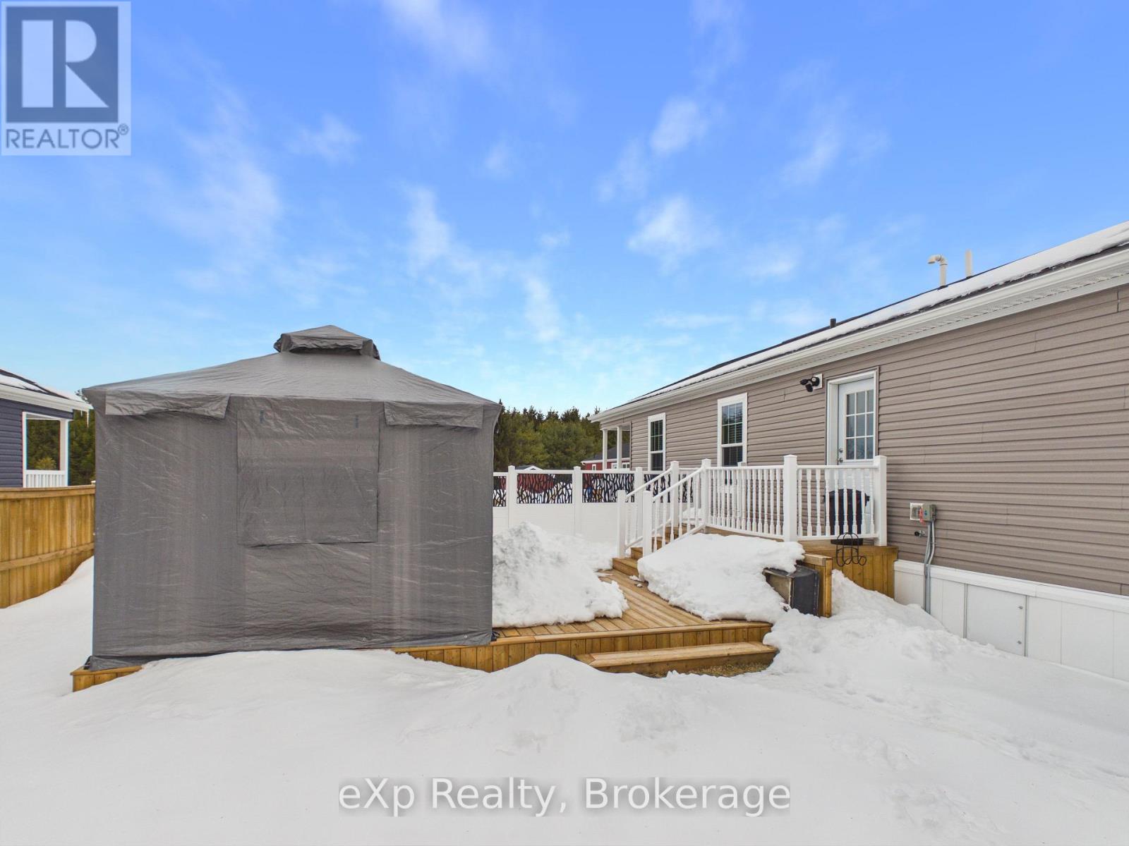 206 Spruce Drive, West Grey, Ontario  N0G 0C4 - Photo 7 - X12846222