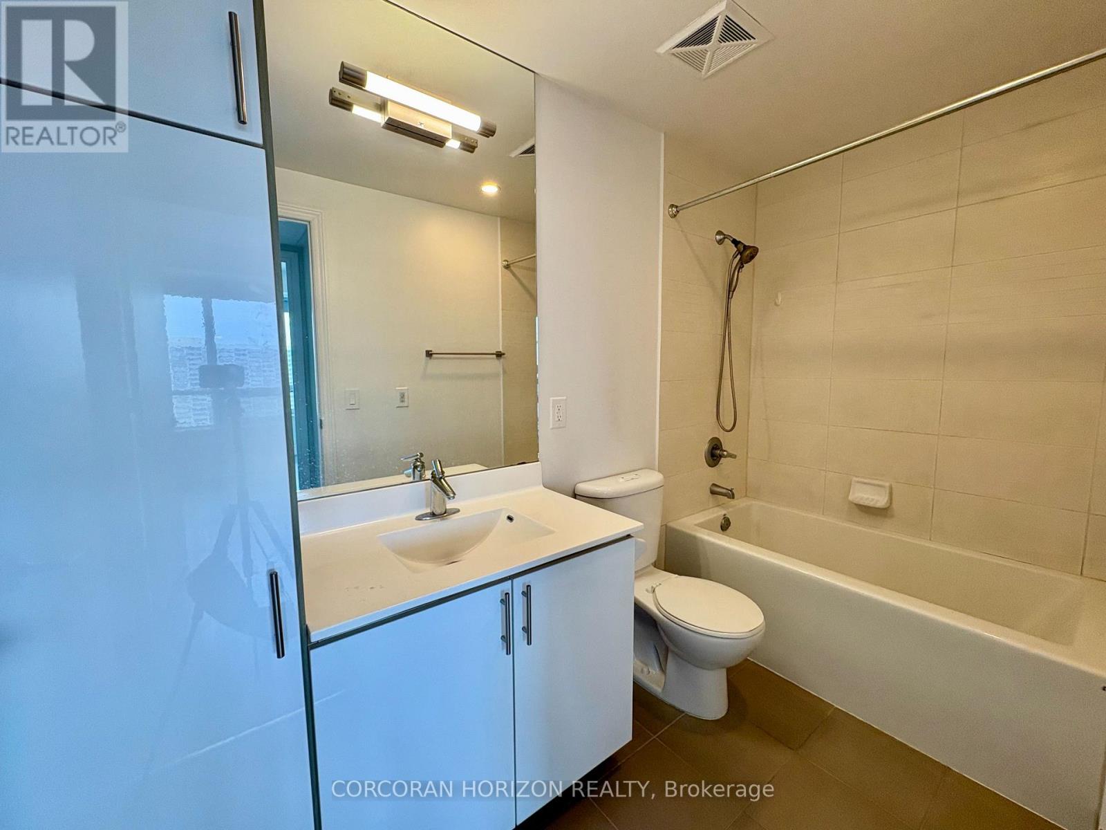 1710 - 181 Wynford Drive, Toronto, Ontario  M3C 0C6 - Photo 11 - C12846252