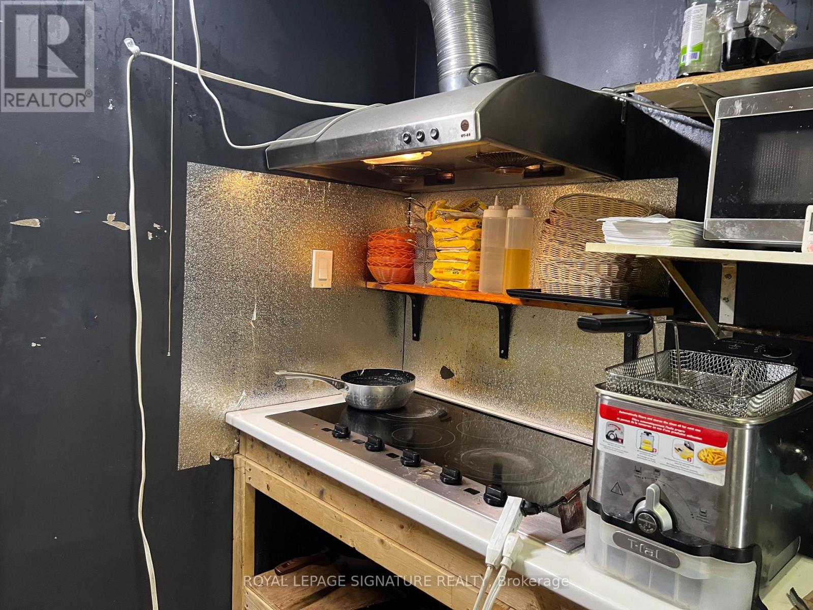 283 College Street, Toronto, Ontario  M5T 1R9 - Photo 9 - C12846300