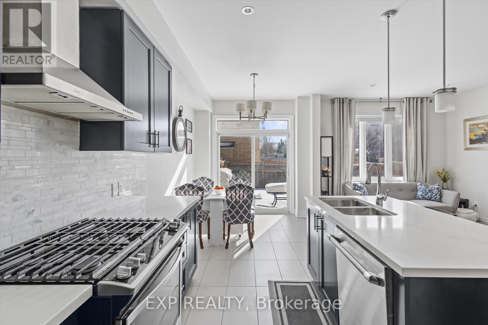 7 Goldthread Terrace, Toronto, Ontario  M3H 4N2 - Photo 8 - C12846352