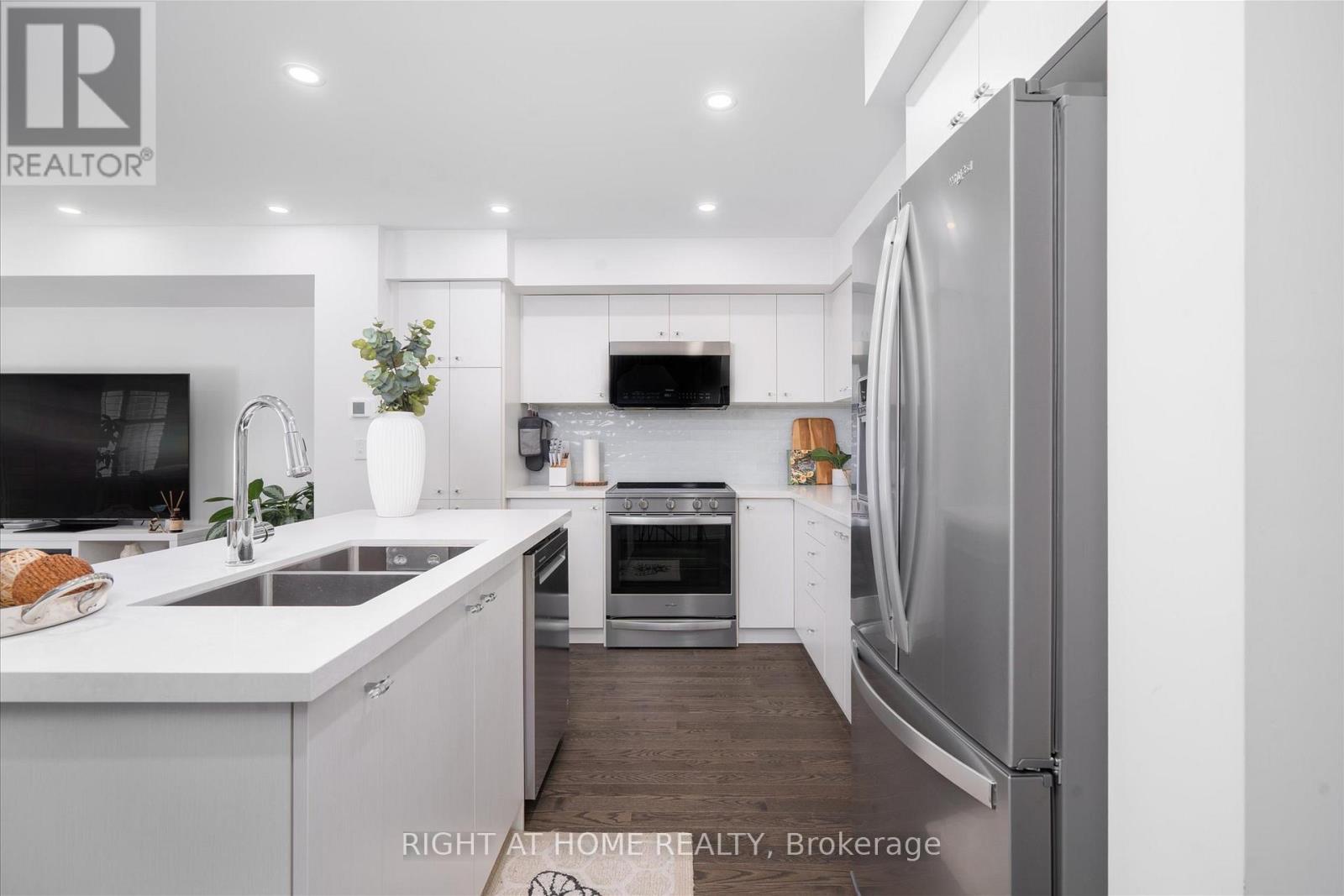 33 Amulet Way, Whitby, Ontario  L1R 0R5 - Photo 12 - E12846322