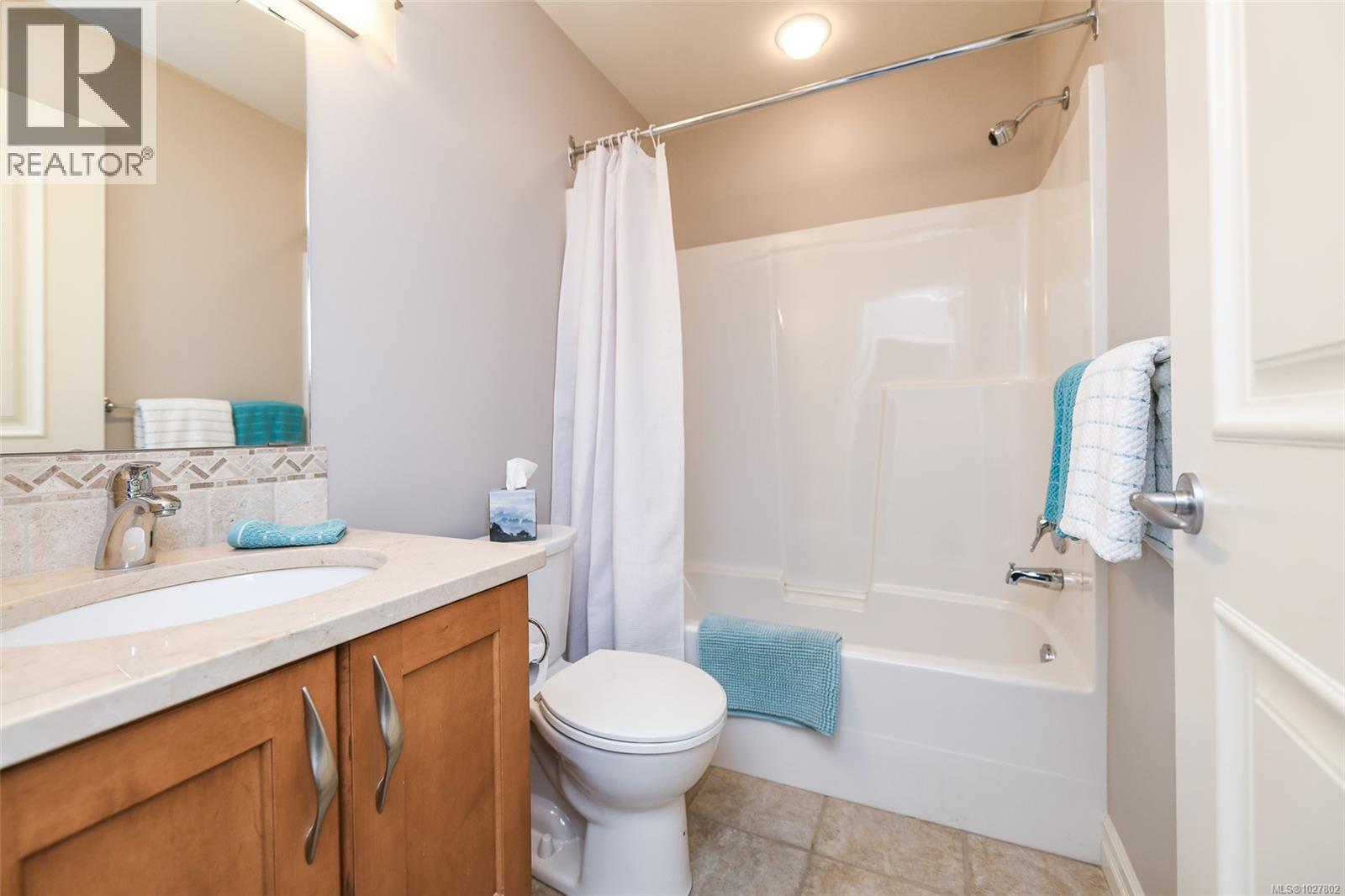 344 2300 Mansfield Dr, Courtenay, British Columbia  V9N 3S3 - Photo 15 - 1027802