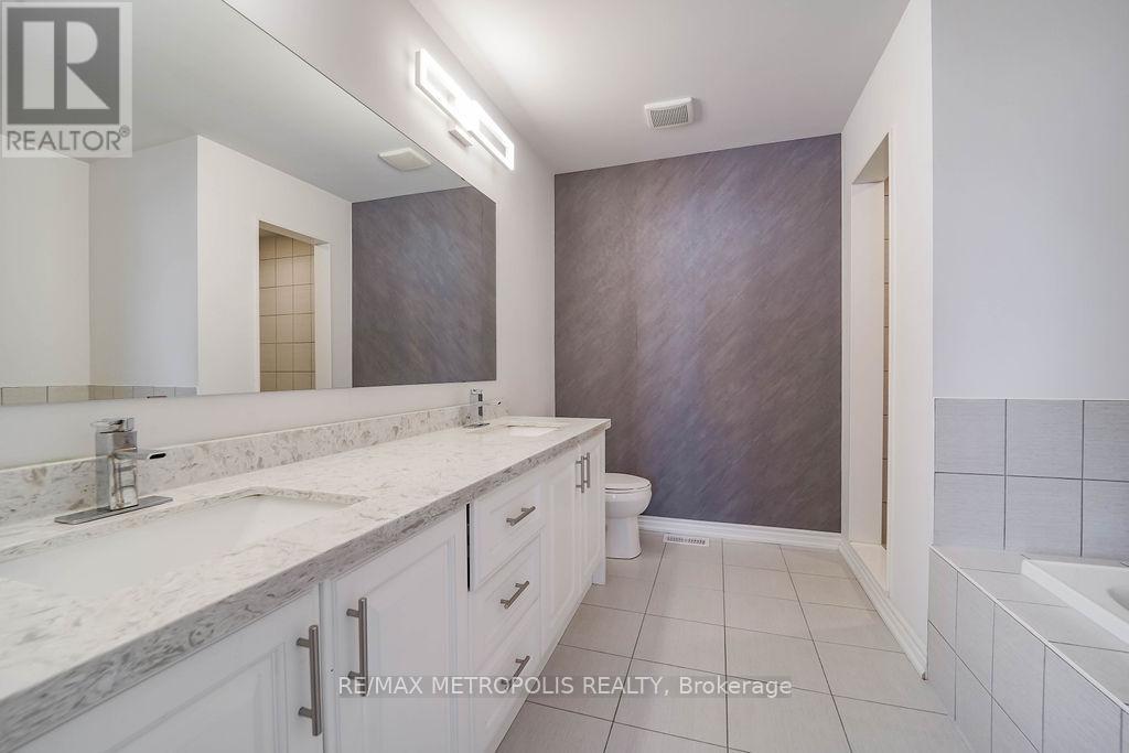 22 Haskins Crescent, Georgina, Ontario  L4P 0H4 - Photo 38 - N12846244