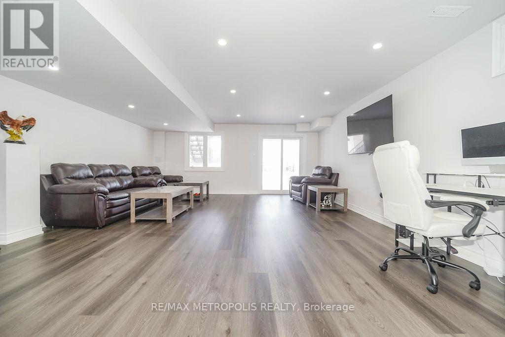 22 Haskins Crescent, Georgina, Ontario  L4P 0H4 - Photo 45 - N12846244