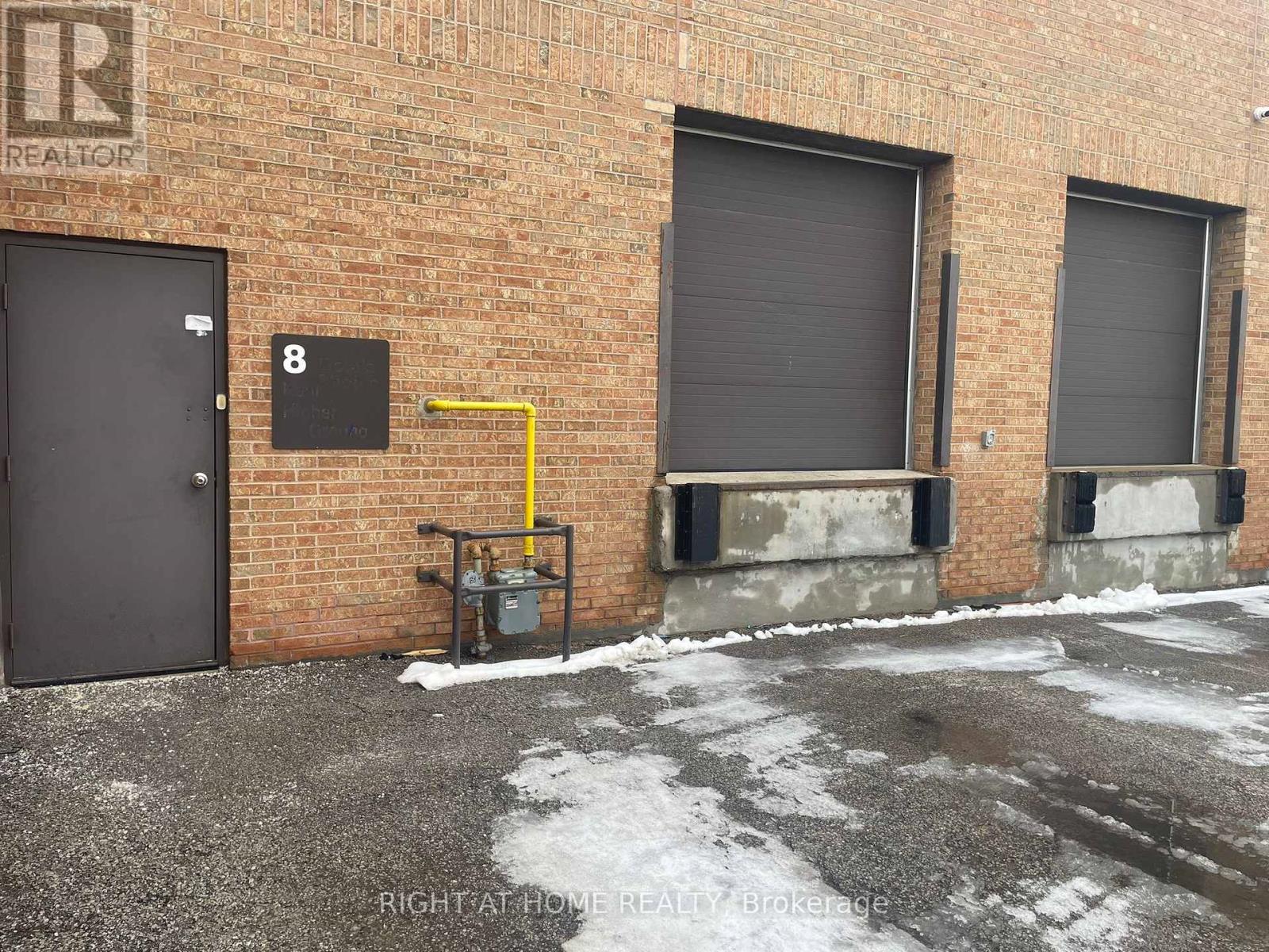 Unit 8 - 30 Mural Street, Richmond Hill, Ontario  L4B 1B5 - Photo 2 - N12846390