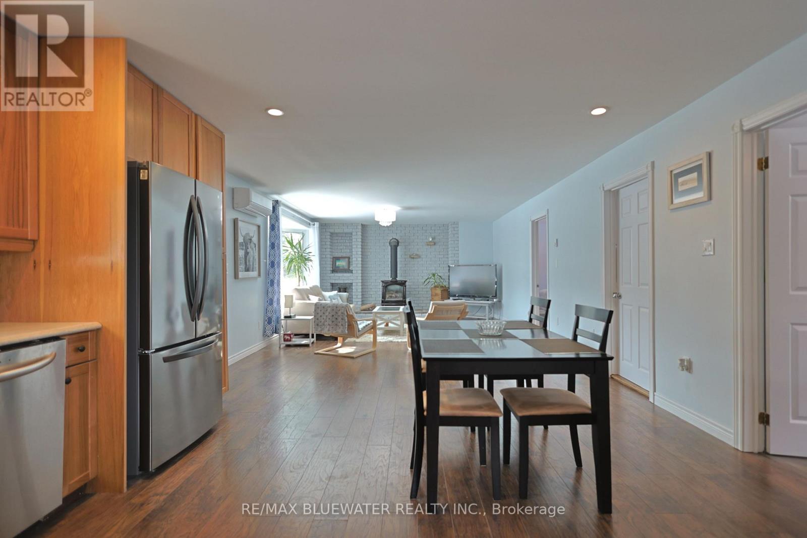 Photo 4 of 34 for 8296 Burwell Road